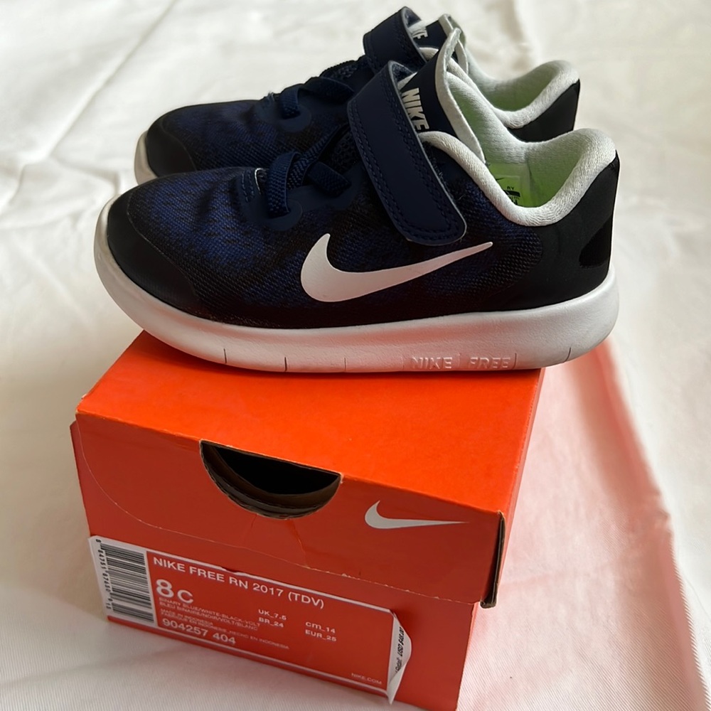 Nike free RN 2017, size 8C